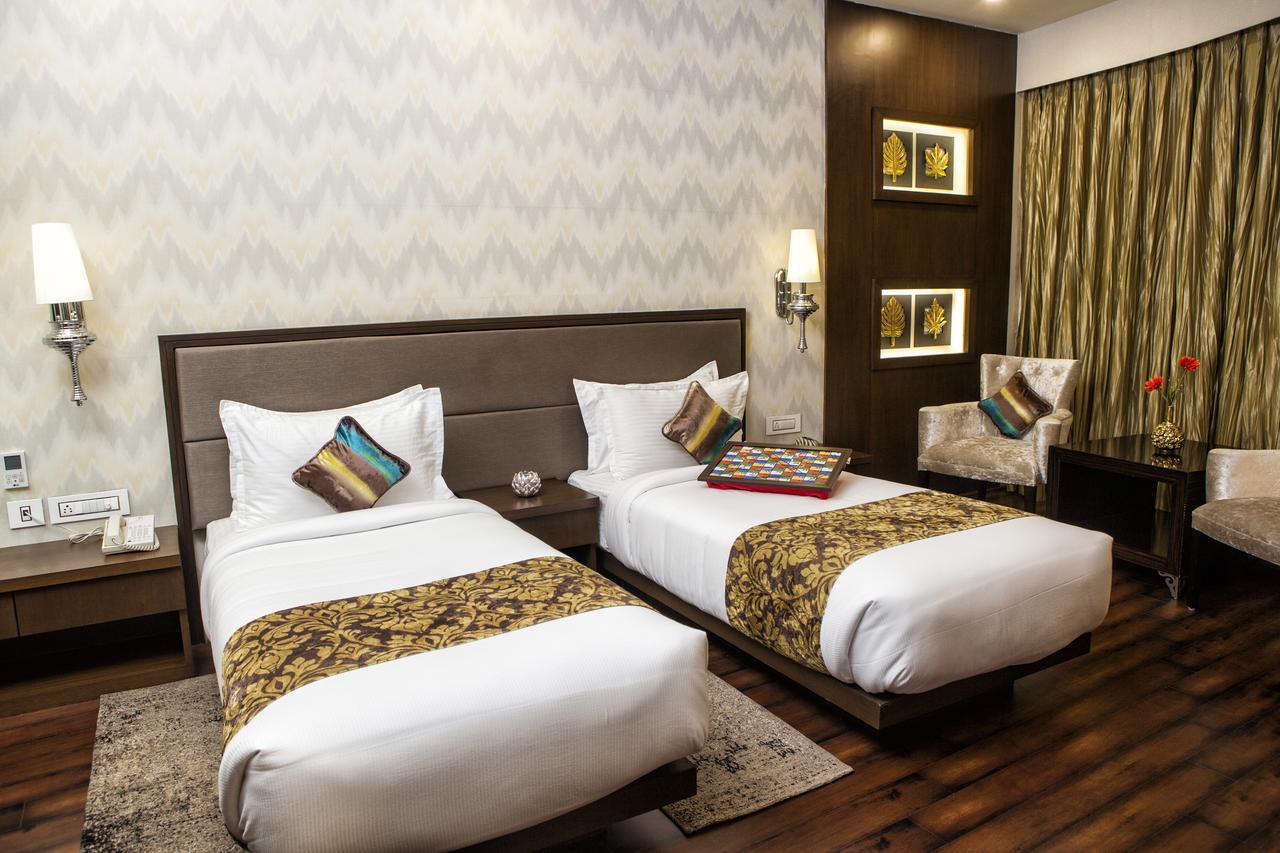 Hotel Gangakashi Нагпур Экстерьер фото